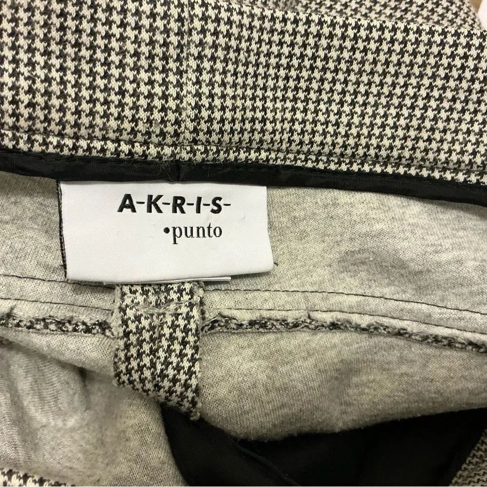 Akris Punto Black and White Houndstooth Pants. Cropped size 14 - Picture 4 of 6
